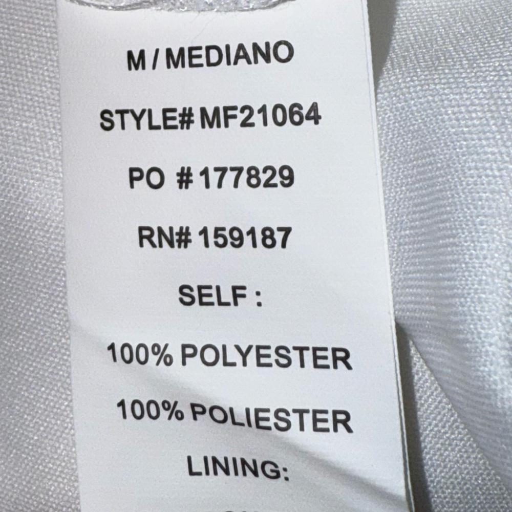 Lulus Manju Elegant sleeveless ivory Wedding Gown Size Medium - Picture 16 of 16